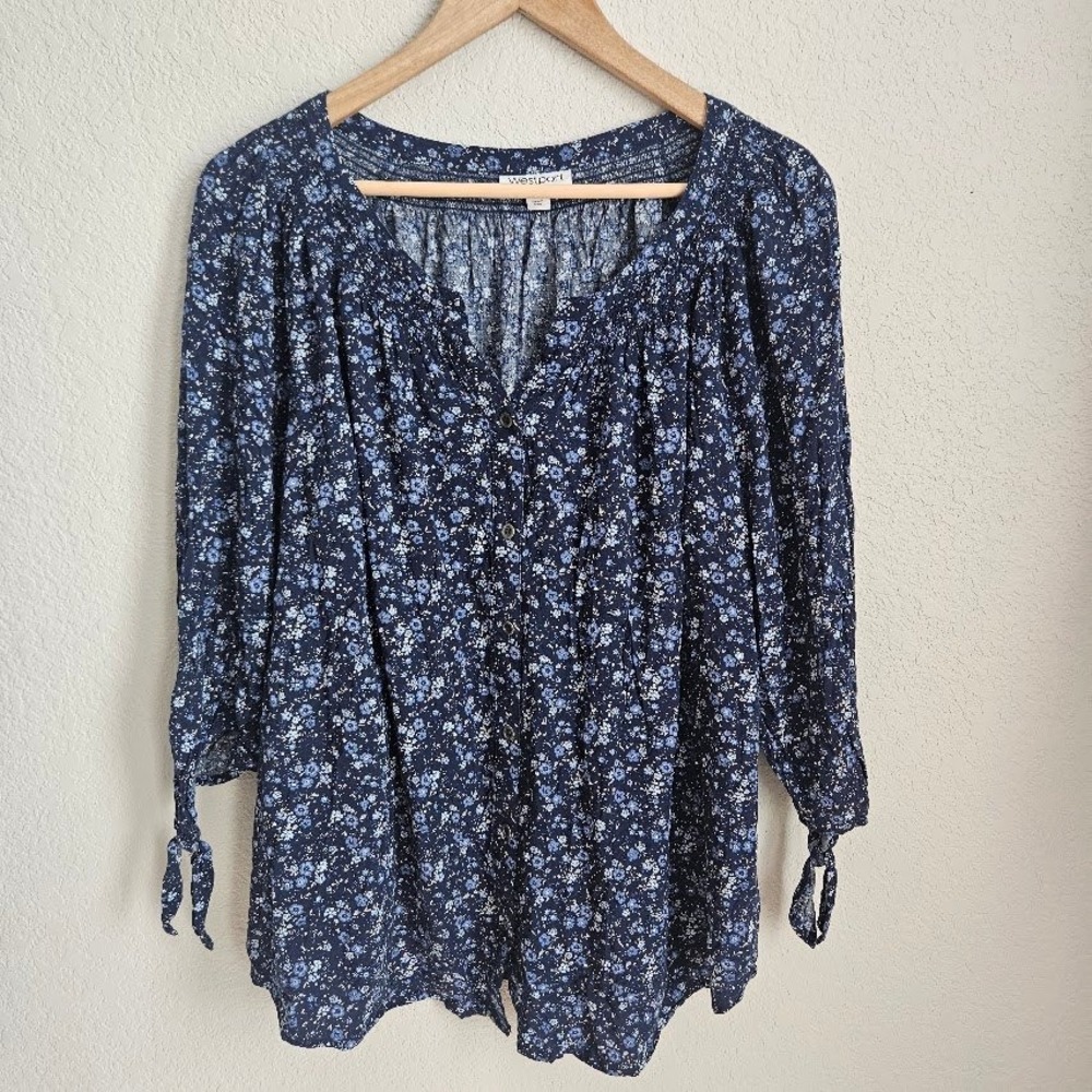 Westport Womens 2X Navy Blue Floral Smocked Button Front Rayon Blouse Top